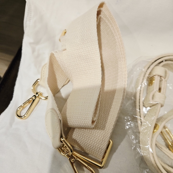 Mélodie Cécile "Le Petit Paris 15" in A Buttercream Color - Picture 13 of 17